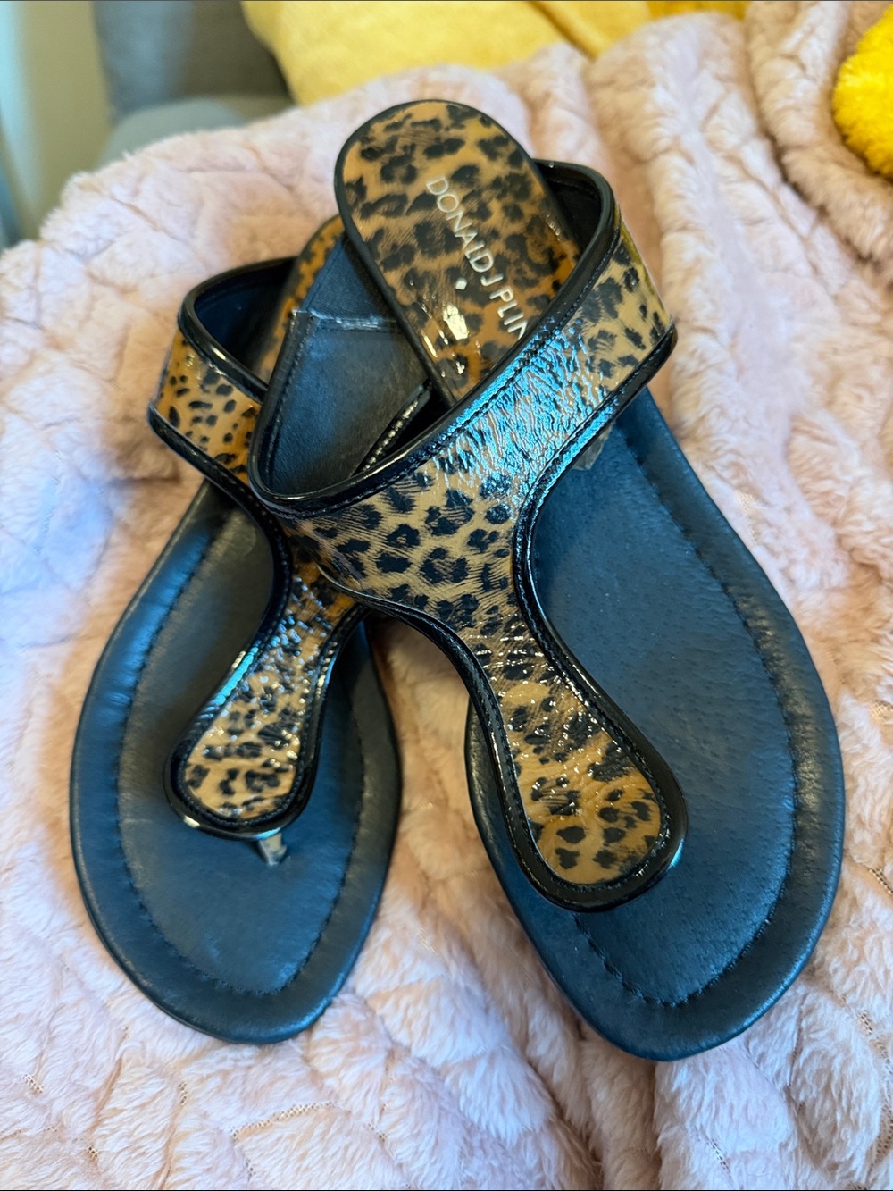 Donald J. Pliner Leopard Print Thong Sandals - Black/Tan/Brown